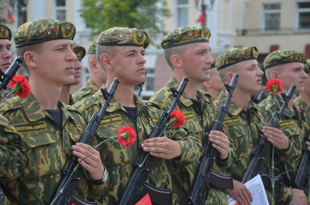 Военная присяга на главной площади Полоцка
