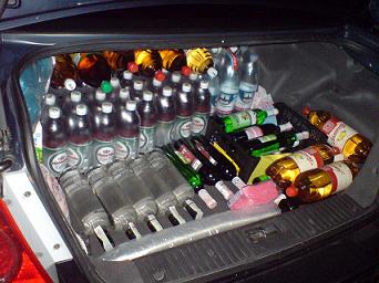 Более 800 литров алкоголя на три автомобиля
