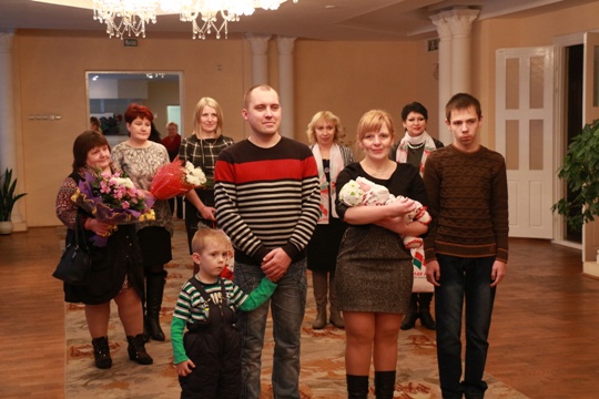 Полоцк поздравляет своего тысячного жителя родившегося в этом году