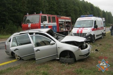 В Полоцкой области легковой автомобиль Skoda Fabia вылетела в кювет и перевернулась