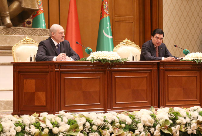Лукашенко отправляется торжественно запускать калийный проект в Туркменистан