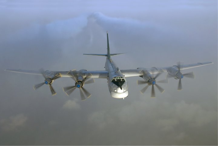 Пентагон прокомментировал серию полетов российских Ту-95 у Аляски
