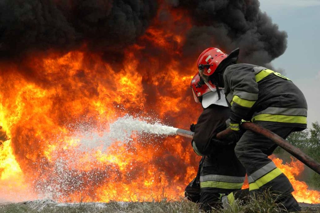 пожары уносят жизни двадцати тысяч россиян