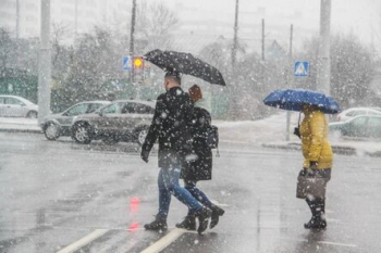Желтый уровень опасности: ГАИ предупреждает о мокром снеге