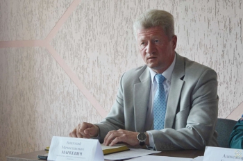 Лукашенко просит министра культуры закончить конфликт в Купаловском театре