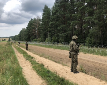 Польша вдвое увеличит число военнослужащих на границе с Беларусью