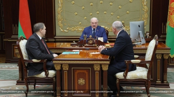 Лукашенко заявил, что уполномоченные от ЕС по беженцам не выходят на контакт